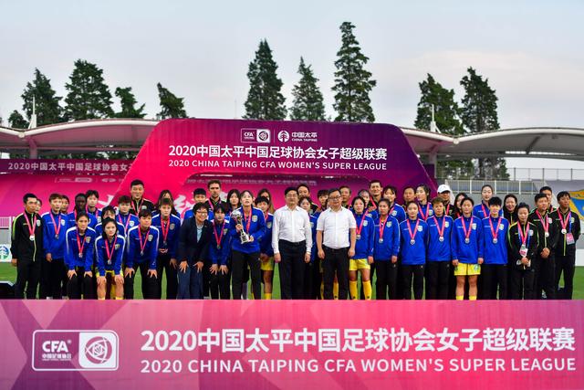 王哲林糟糕表现惹怒全国球迷 被骂上热搜第一